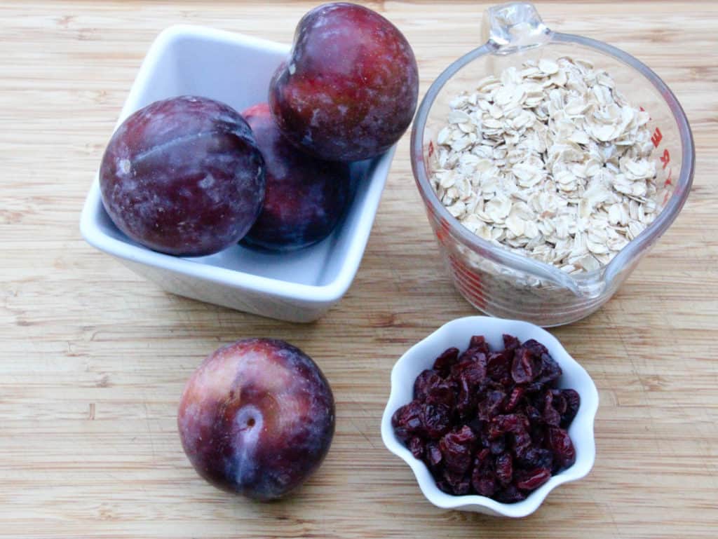 Healthy plum crisp ingredients