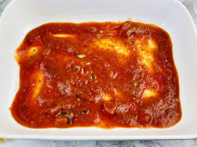 Classico Lasagna sauce layer
