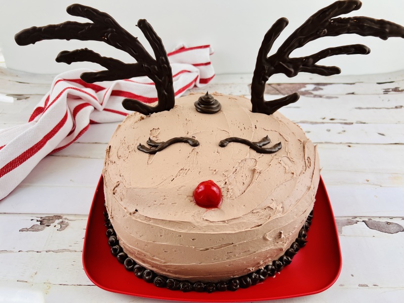 How to make a Reindeer Cake: